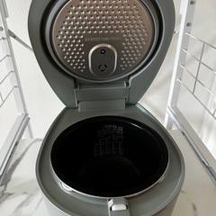アイリスオーヤマ 炊飯器 3合 IH式　RC-IL30-G ピスタチオの画像