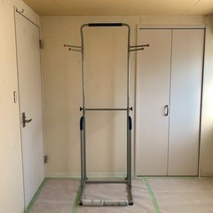 【譲渡者決定】ぶら下がり健康器 筋トレ・ストレッチに！服やバッグ...
