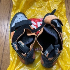 クライミングシューズ