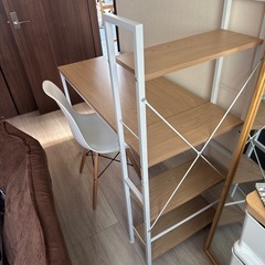 アイリスオーヤマデスクイス付きの画像
