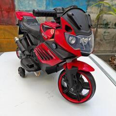 電動バイク 子供用 充電式 電動乗用バイク 電動三輪車 補助輪付き ライト クラクション 簡単操作 乗用玩具 バイク 三輪車 3〜8歳 キッズバイク の画像
