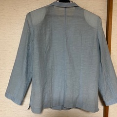 薄手のブラウスの画像