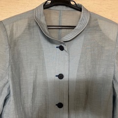 薄手のブラウスの画像