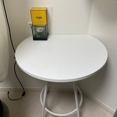 半円　カフェ　テーブル 

