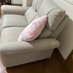ニトリ　リクライニングソファ　電動の画像