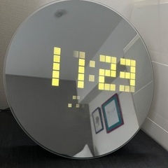 ラウンドミラークロック　デジタル時計　置き時計　掛け時計の画像