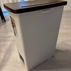 ゴミ箱の画像