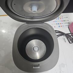 2023年製 美品　3合炊　炊飯器の画像
