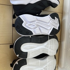 スニーカー　俊足　syunsoku 二足セットの画像
