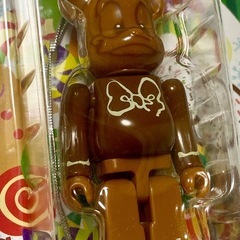 ディズニー ベアブリック ドナルド ミルクチョコver クリスマス パーティの画像