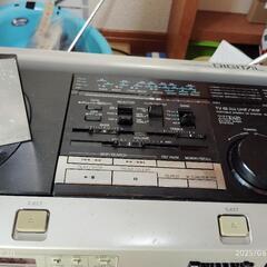 大昔のパナソニックのラジカセ　CD、テープ ラジオOK　電源コード付  中古品に理解ある方で取引お願いしますの画像