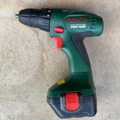 中古品】BOSCH ドライバー　バッテリー2個セットの画像