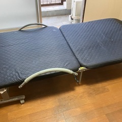 折りたたみベッドの画像