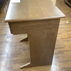 【karimoku/カリモク】引き出し付パソコンデスクの画像