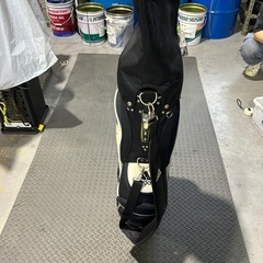 アディダス　ゴルフバッグ
の画像