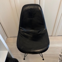 フェイクレザー　イームズチェア　黒