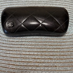 CHANEL メガネケースの画像