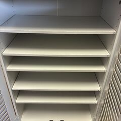 【ジャングルジャングル深井店】★扉付下駄箱 白 ホワイト シューズボックス 収納家具 家具 クリーニング済 堺市（中区 堺区 東区 西区 南区 北区）和泉市 河内長野市 富田林市 松原市 狭山市 【FU2387】の画像