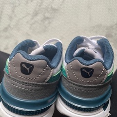 PUMAスニーカー　キッズの画像