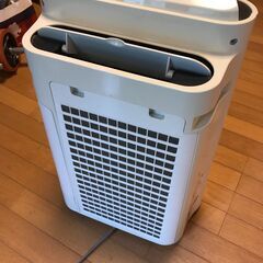 美品✨シャープ 加湿空気清浄機 2000円 値下げ相談OK！清潔・すぐ使えますの画像