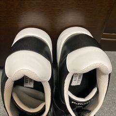 新品タグ付き✩.*˚  レディース ランニング  ・ ウォーキングシューズ 【25.0cm】の画像