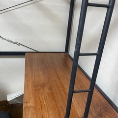 デスク付きロフトパイプベッドの画像