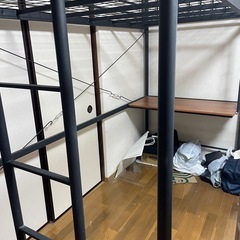 デスク付きロフトパイプベッドの画像