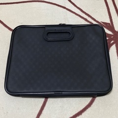 パソコン持ち運び収納ケースの画像
