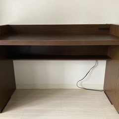 作業用デスクの画像