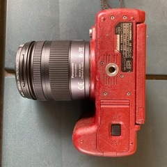 LUMIX レッドカメラ 14-45mmレンズ　カメラバッグ付き（中古）値下げしました17000円→16000円の画像
