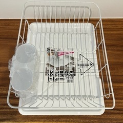 値段相談可　 値下げしました！半額以下水切りバスケット（水が流れるトレー）パール金属　 の画像