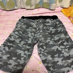 男の子ズボンの画像