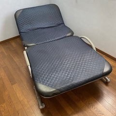 ◆【配送可】リクライニング式折りたたみシングルベッド◆