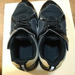 18cm   スニーカー　PUMA　プーマ　ブラック　ゴールド　黒の画像