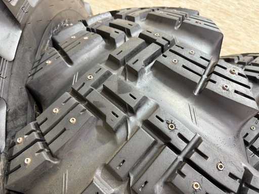 バリ溝 ダンロップ EM136A タイヤショベル用 スノータイヤ 16.9-24