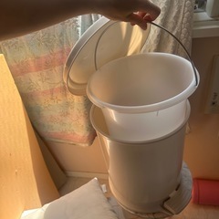 蓋付き　ゴミ箱の画像