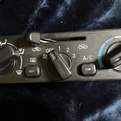 ミニキャブ　クリッパー　エアコンパネル
