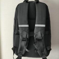 【美品】ゲオ　USBポート付きリュックの画像