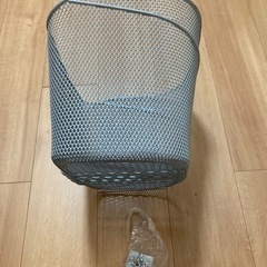 【新品未使用】自転車カゴ　グレーの画像