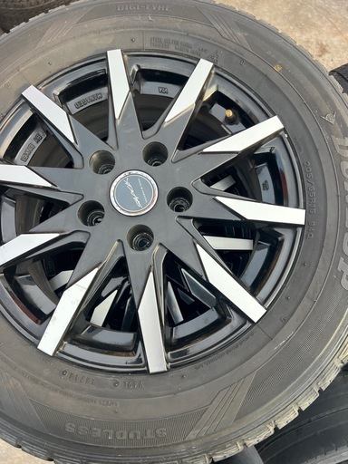 15インチアルミホイールタイヤ付き