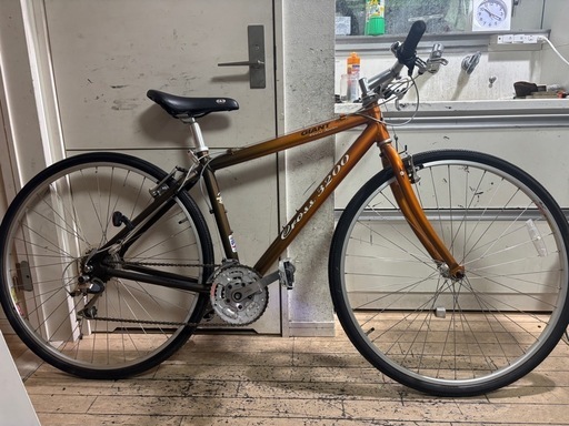 爆売り！ 美品Giant 東 (はる) crossseriesクロスバイク USA 3200 Cross 自転車本体