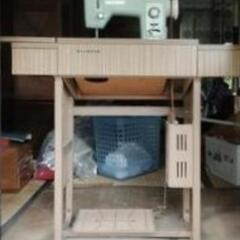 足踏ミシン　ブラザーZU2-B680の画像