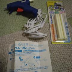 中古グルーガンとグルースティック付きの画像