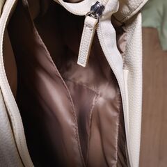 ショルダーバッグ　白　GUの画像