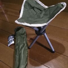 アクティブトライアングルチェア  グリーン・レッド　新品未使用品