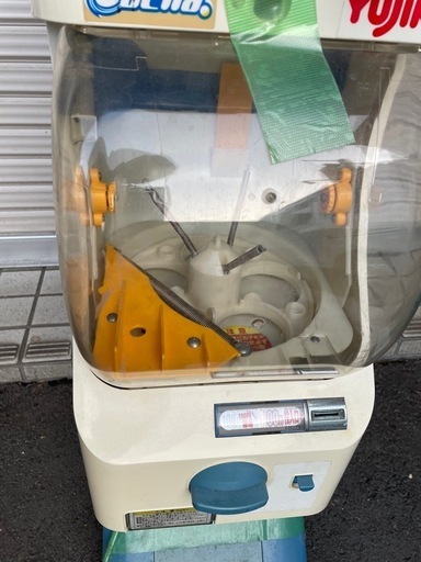 ガチャガチャ本体