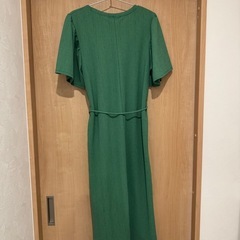 ZARA◼️グリーンワンピース◼️ベルト付きミディワンピースMの画像