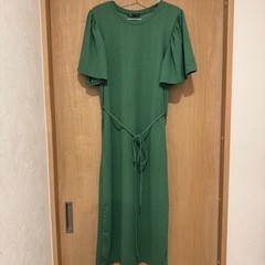 ZARA◼️グリーンワンピース◼️ベルト付きミディワンピースM