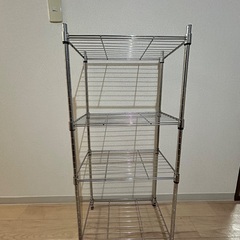 金属製の棚の画像