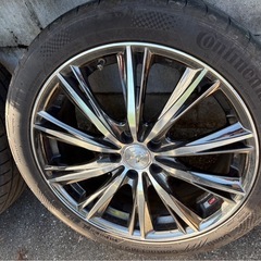 17インチホイールLeonis タイヤContinetal付きの画像